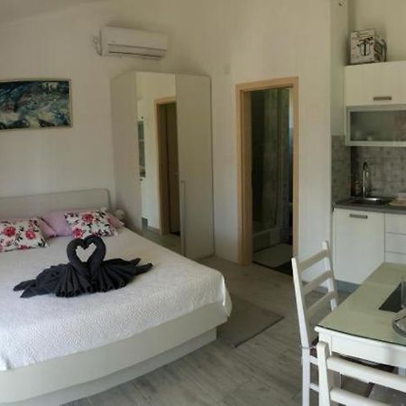 Apartmani Bolero - Obiteljski Odmor ヴォディツェ エクステリア 写真