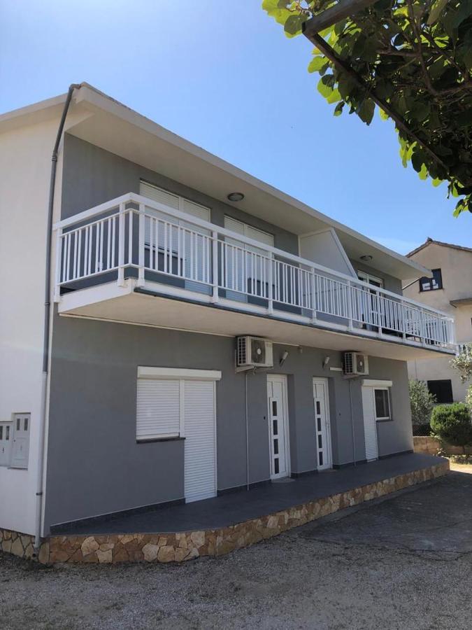 Apartmani Bolero - Obiteljski Odmor ヴォディツェ エクステリア 写真